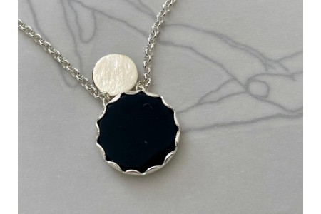 COLAR ALINHAMENTO LUNAR ONIX PEQUENO