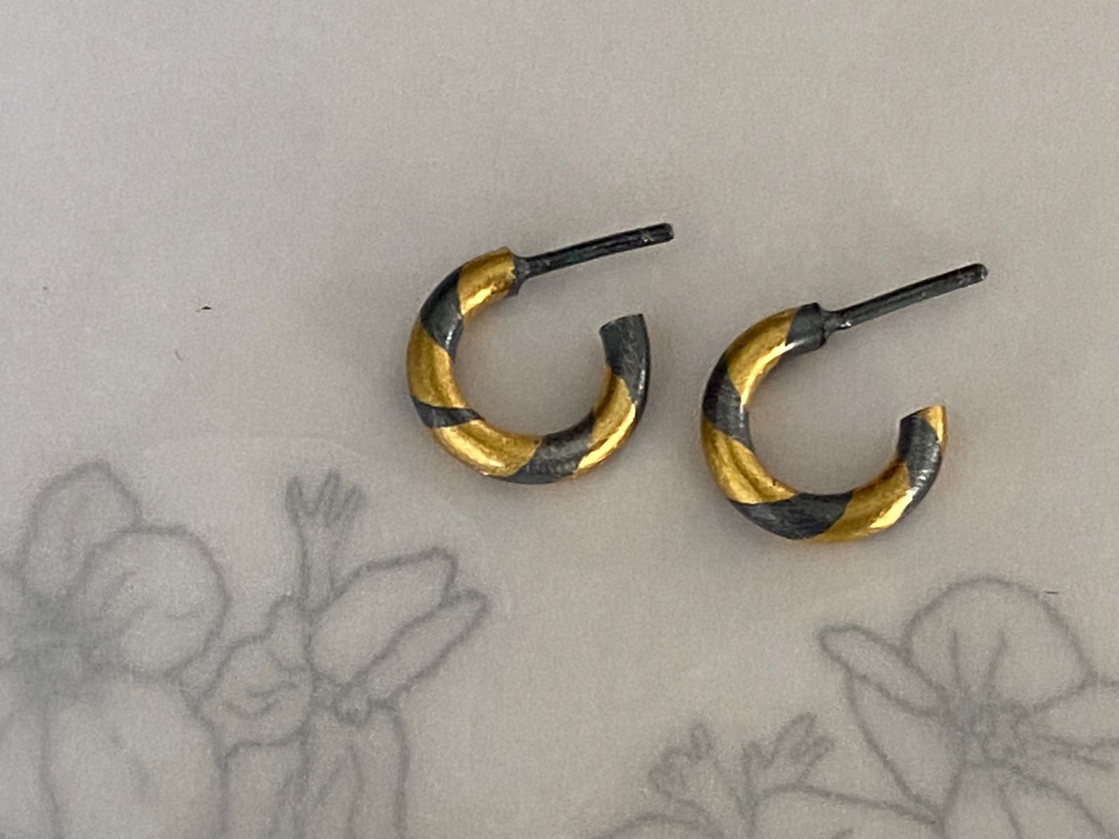 BRINCO KIRTAN ARGOLA BRINCO KIRTAN ARGOLA