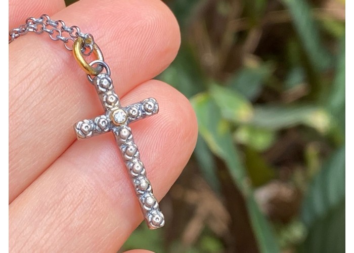 COLAR CRUZ ROSINHA GÓTICA