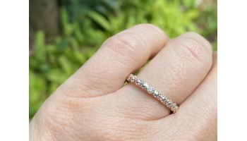 ANEL HARI COM DIAMANTE ANEL HARI COM DIAMANTE