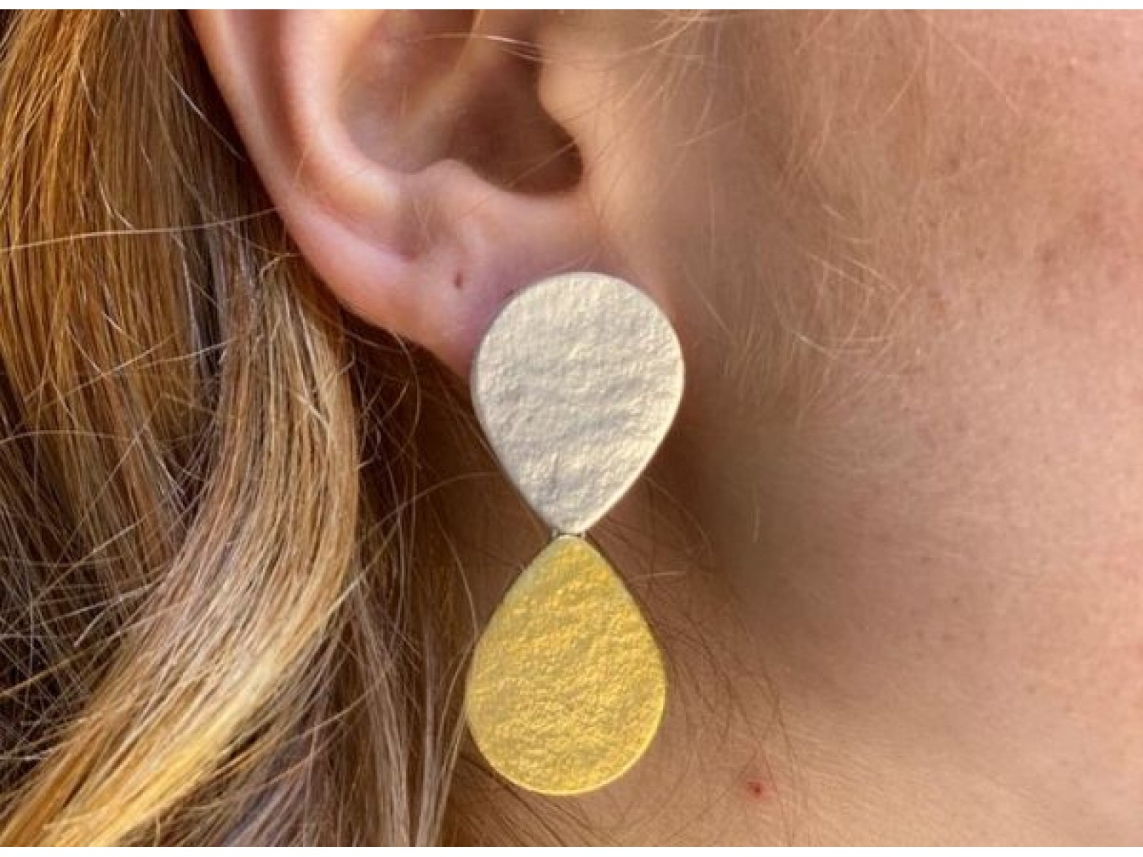 BRINCO AMPULHETA GRANDE BRINCO AMPULHETA GRANDE