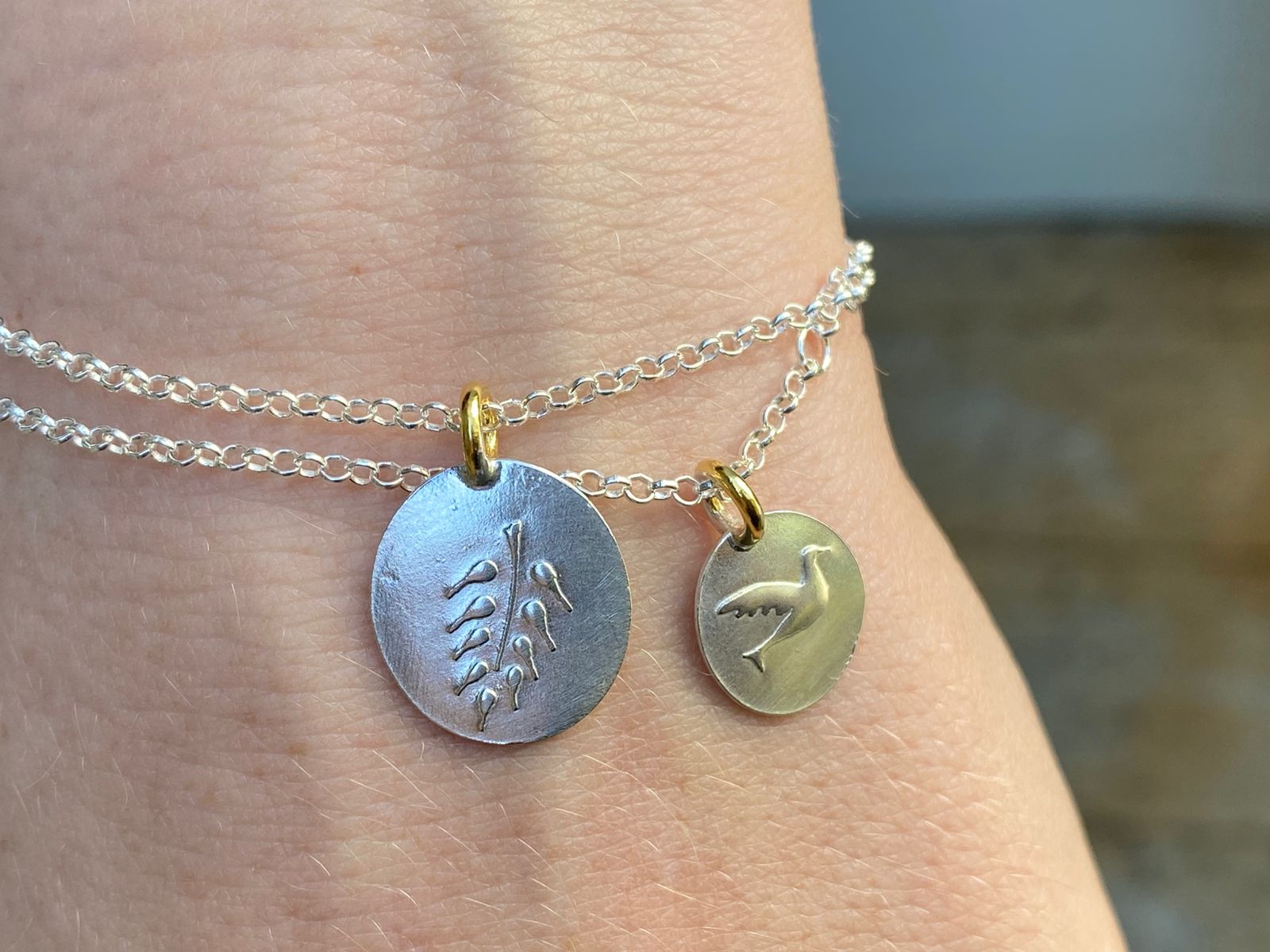 PULSEIRA MÍSTICA MINI POMBA PULSEIRA MÍSTICA MINI POMBA